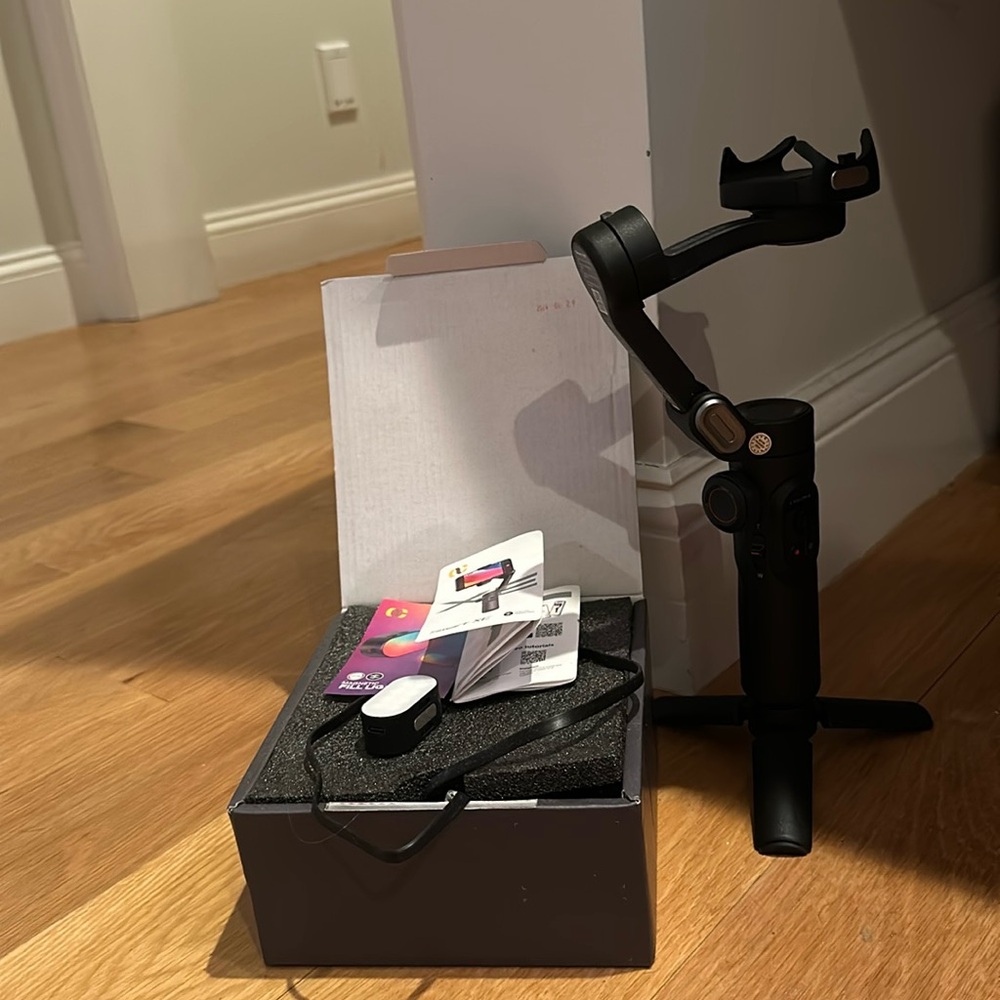 SMART XE tripod, NEW NEVER USED
